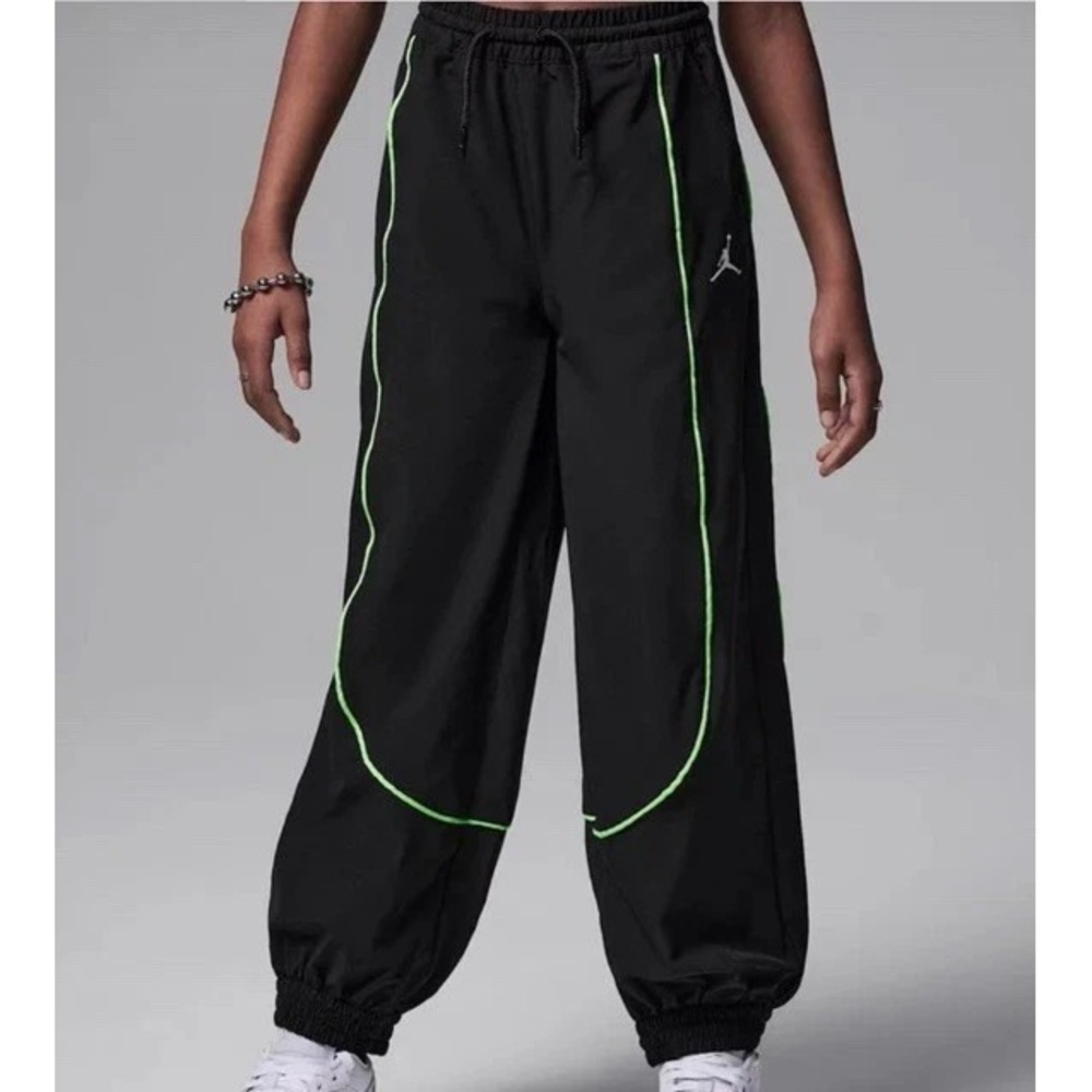 NIke Girls Size S - Air Jordan Jogging Sport Tunnel Pants 45D654-023 MSRP $60
